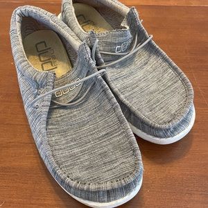 Hey Dude youth 6 gray shoes